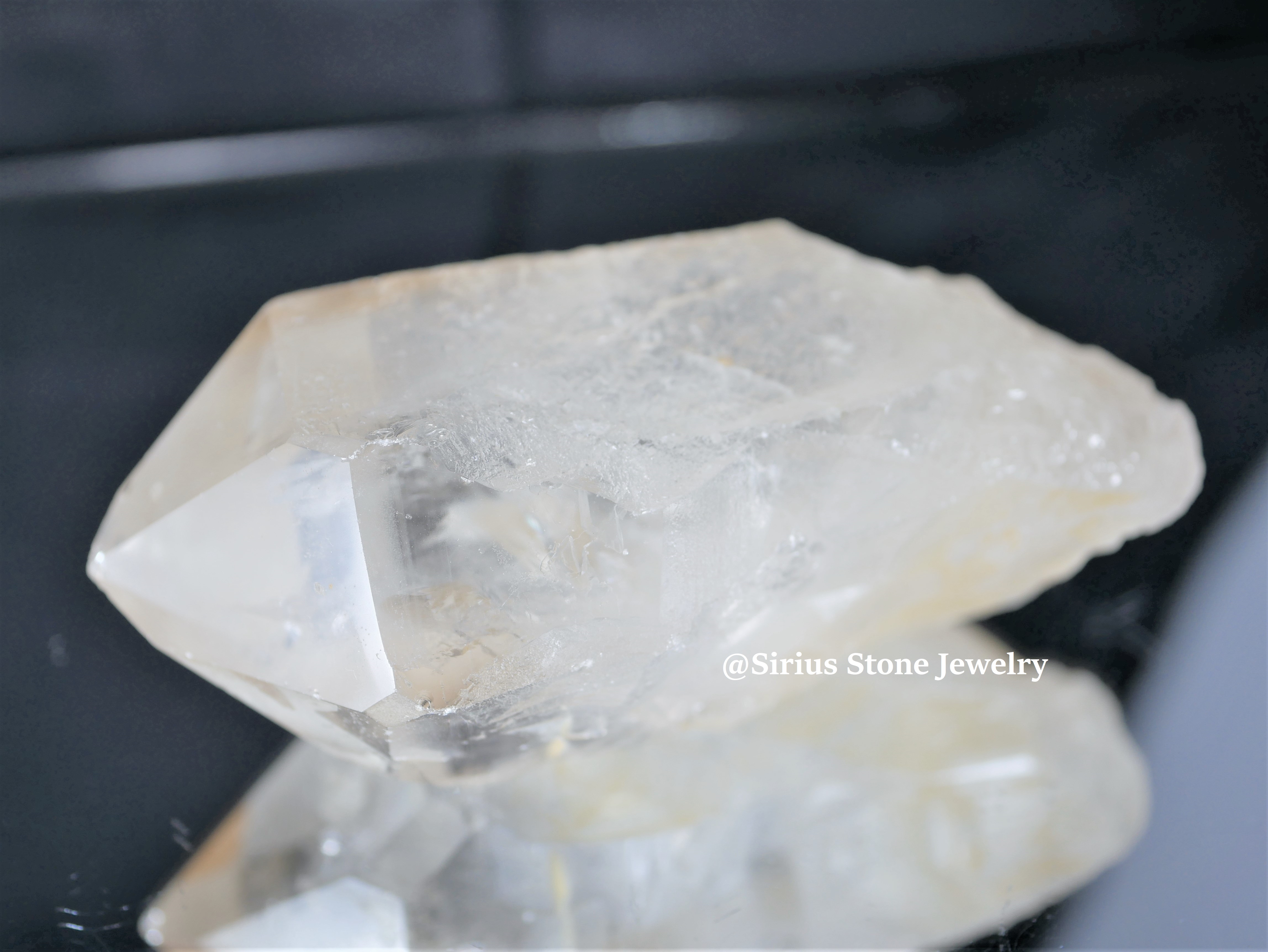 シリウスレムリアン水晶ポイント　ラージサイズ