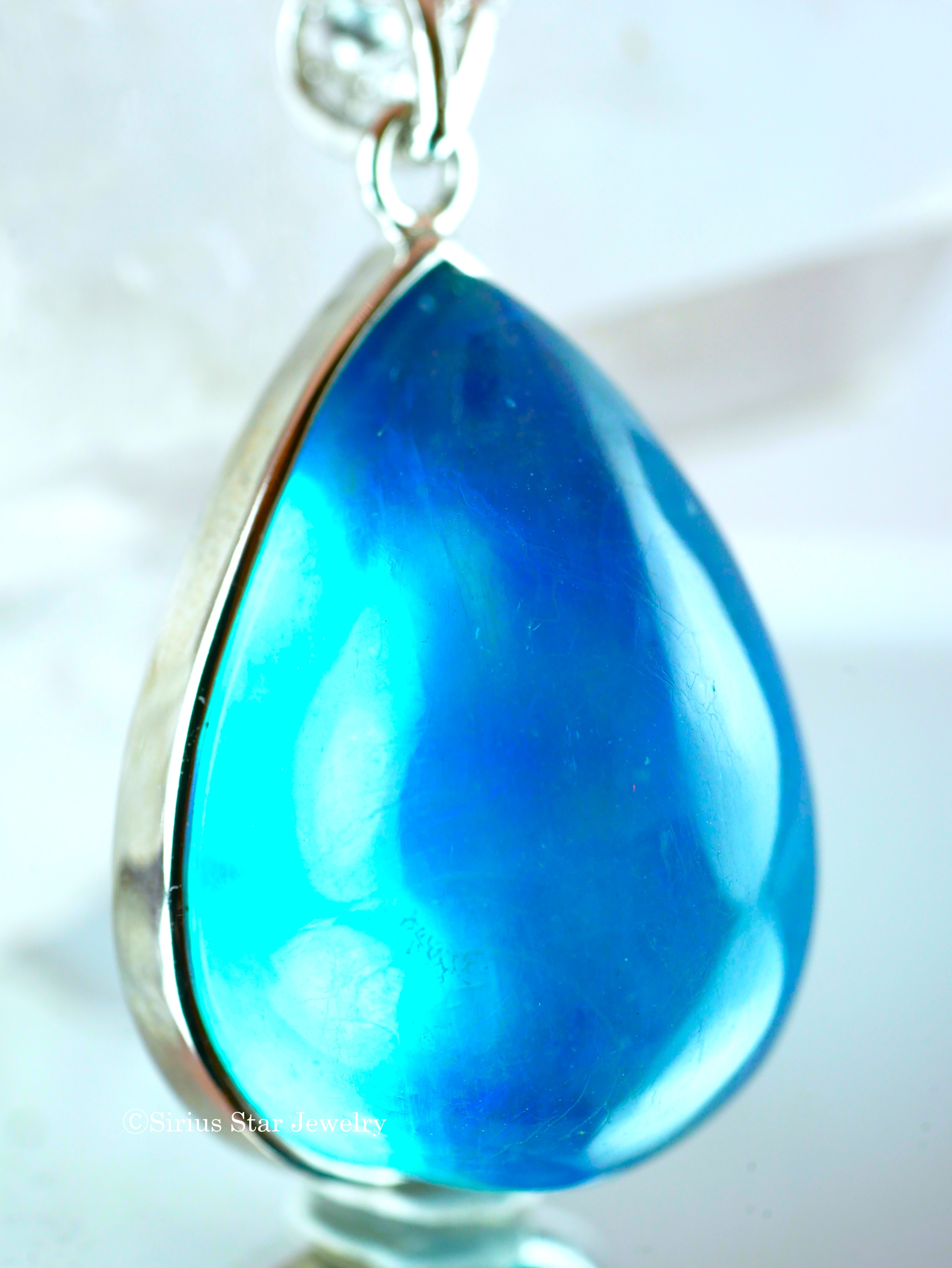 カラーチェンジアクアマリンネックレス