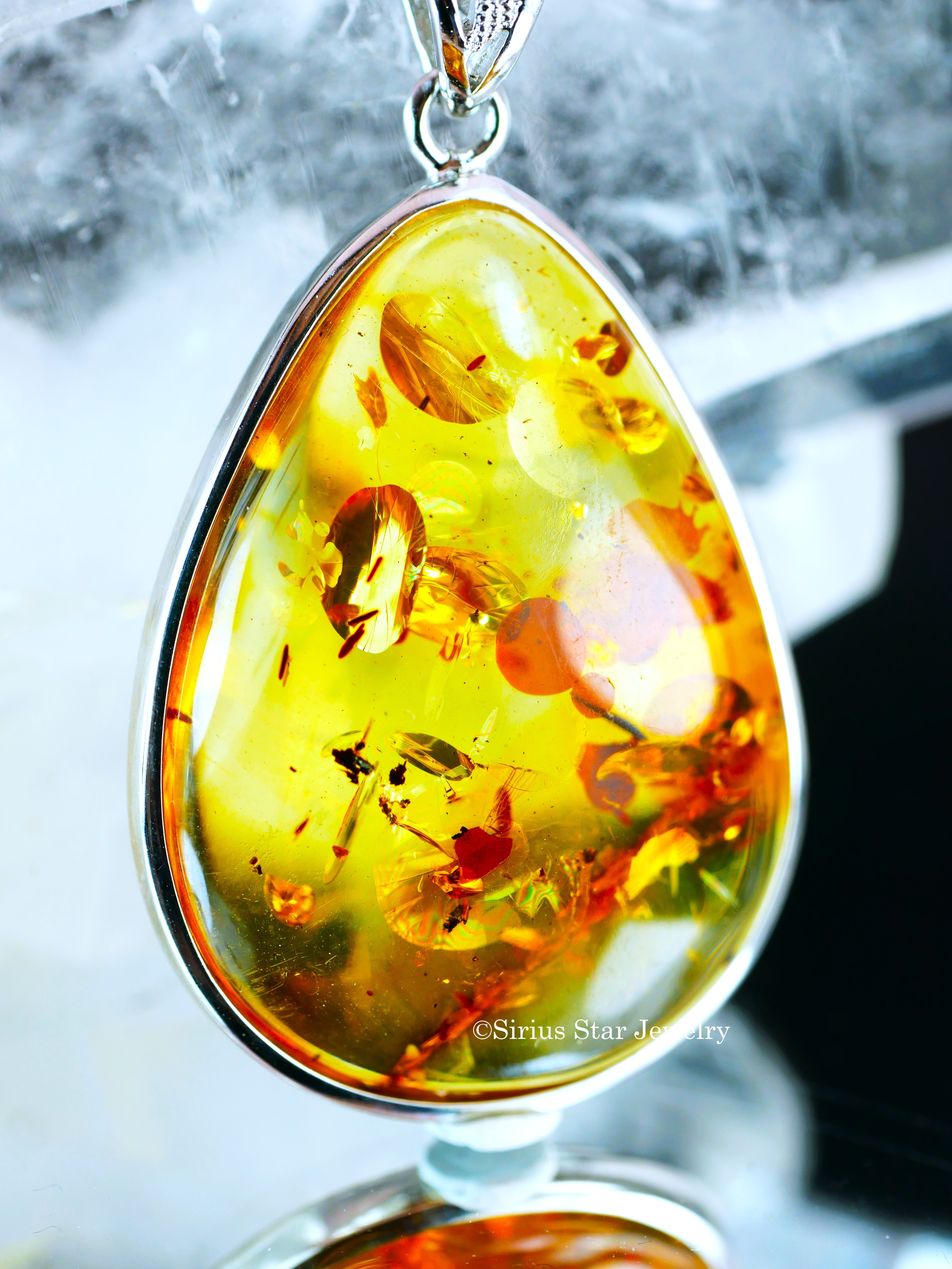 フラワーアンバーペンダント