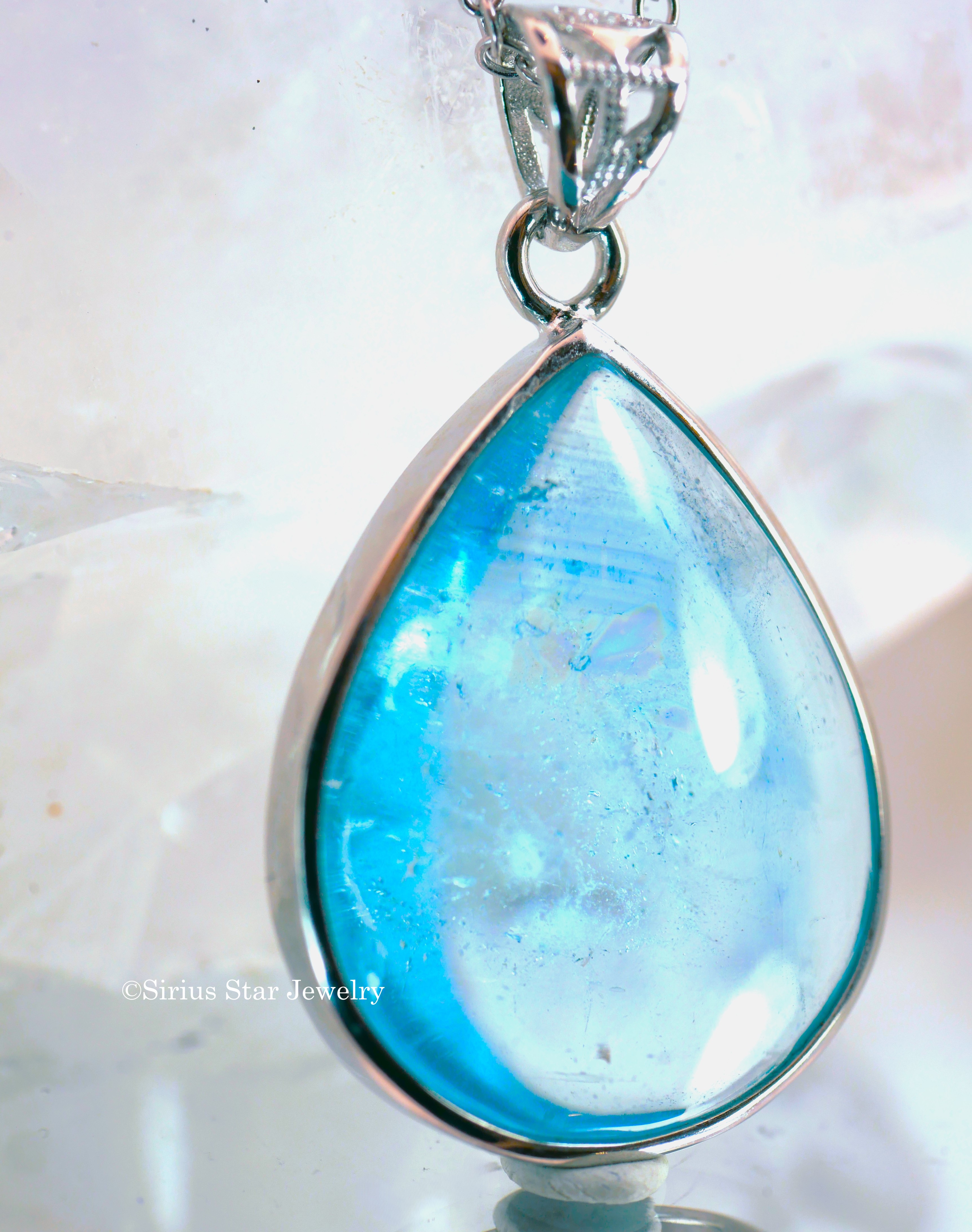 クリアブルートパーズペンダント　しずく型